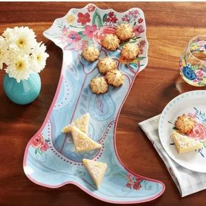 Boot shaped serving platter